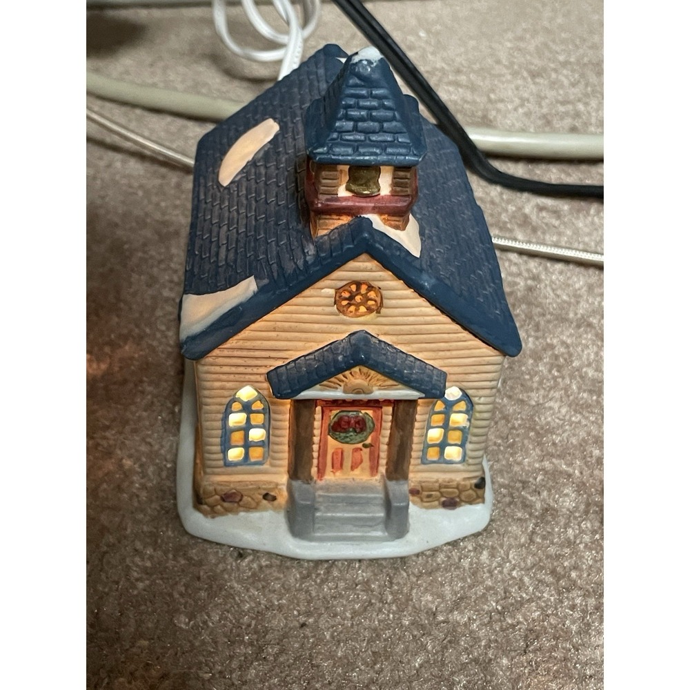 Dickens Collectables Village Sugar Creek County Porcelain House Light Up Church